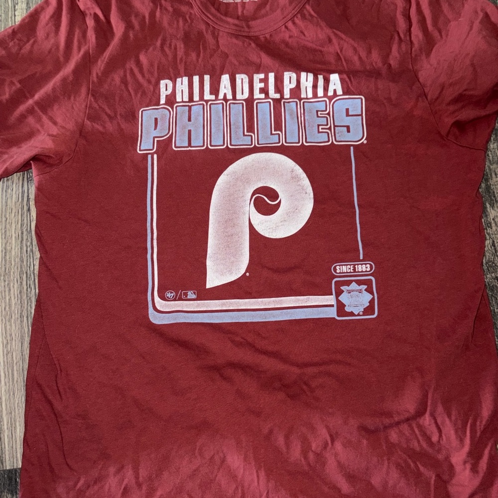 47 Brand Philadelphia Phillies Maroon Short Sleeve Tee Large Used